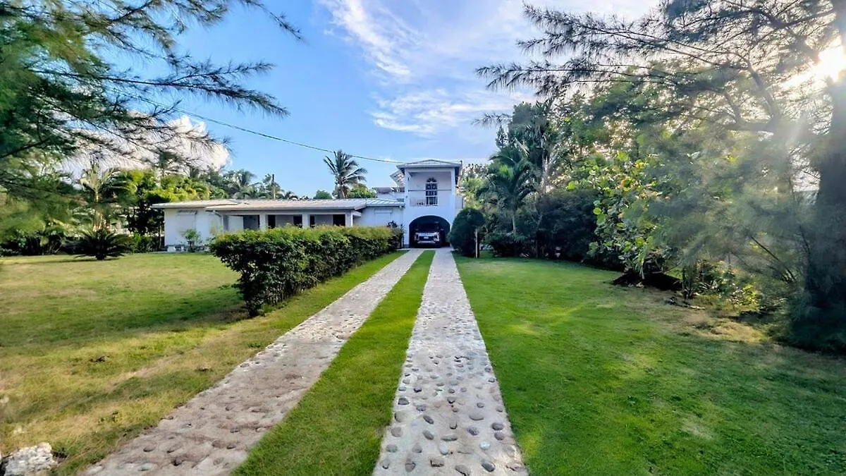 The Coconut Palm Villa- With Wifi And Pool Ocho Ríos 0*,